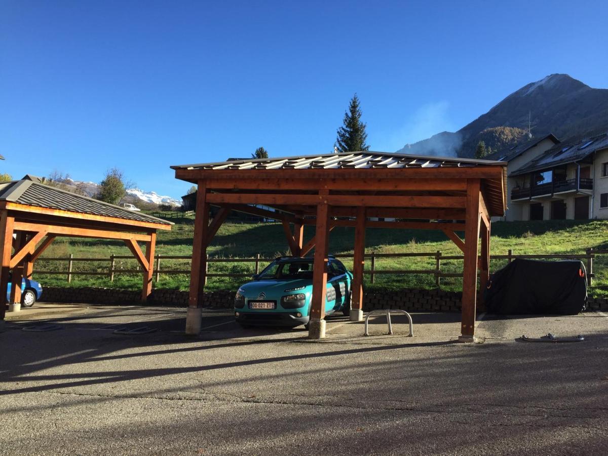 Appartement Offrant Une Magnifique Vue Des Montagnes Saint-Leger-les-Melezes Exterior foto